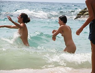 TUBES ADULT NUDISTS