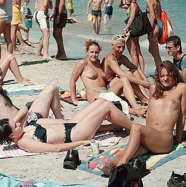 Hot video naked sunburned girls at the beach