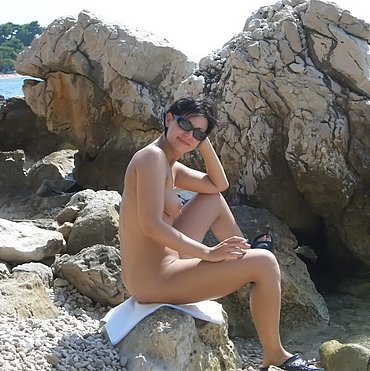 Naked asian beach babes