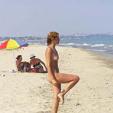 Girl getting fucked on topless beach