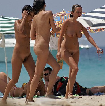 Celebrity naked on the beach