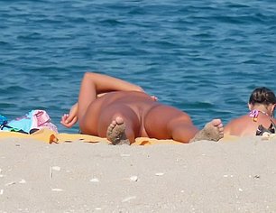 FAMILY OF NUDISTS PHOTOS