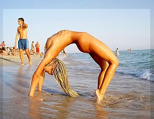 BIG DICKS SEX AT THE BEACH