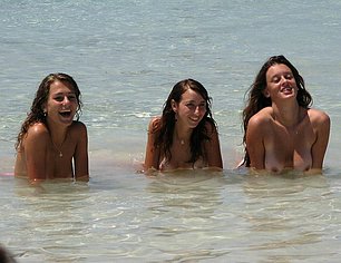 NUDE PUSSIES IN BEACH