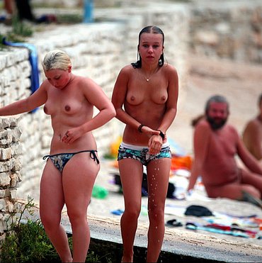 GIRLS WITH DICKS AT BEACH