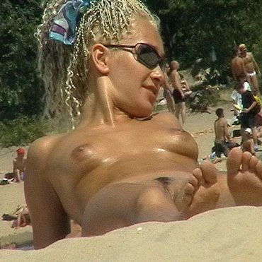 Angelina jolie nude on beach
