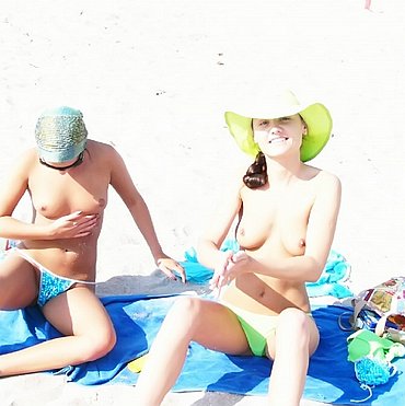 BRITISH NAKED GIRLS PHOTO IN BEACH