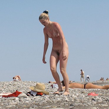 Big booty anal on public beach